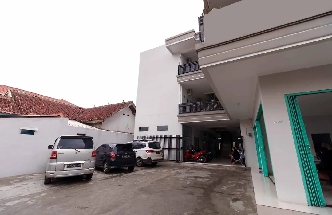 RedDoorz syariah near Stasiun LRT Bumi Sriwijaya-1